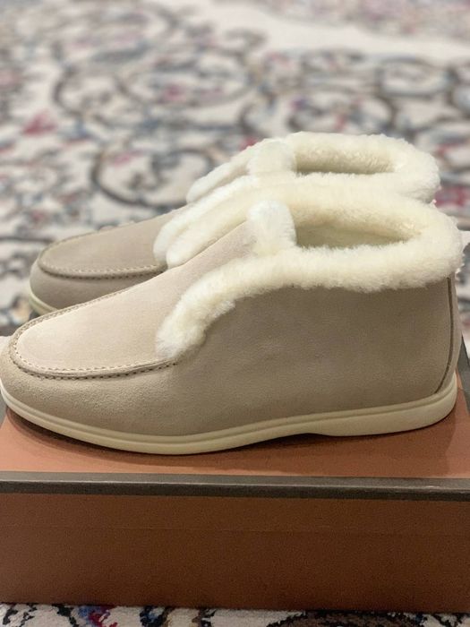 Ботинки в стиле Loro Piana, новые, мех натуральный
Описание:
Продаю н