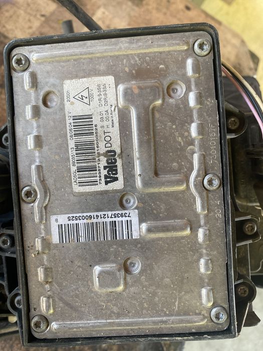 Десен фар ксенонов за волво s80