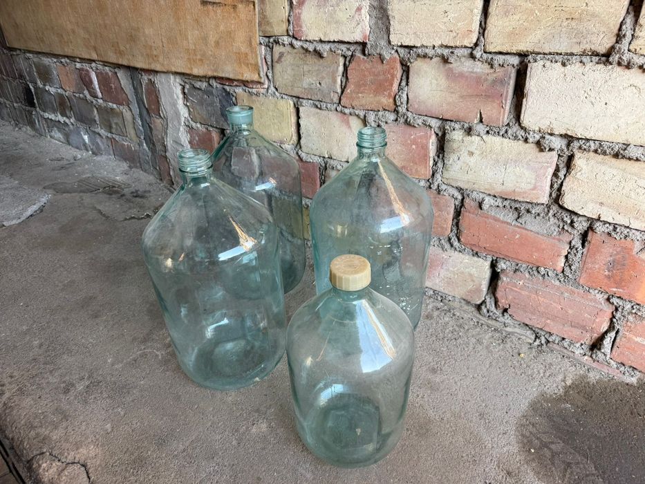 Продам стеклянные бутыли