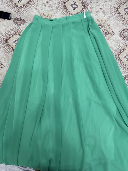 Продам платья и юбку