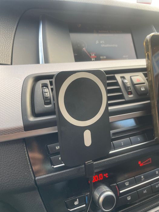 Магнитно зарядно за iPhone НОВО ! ! !