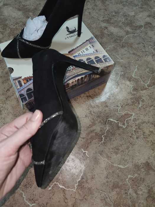 Продам новые туфли