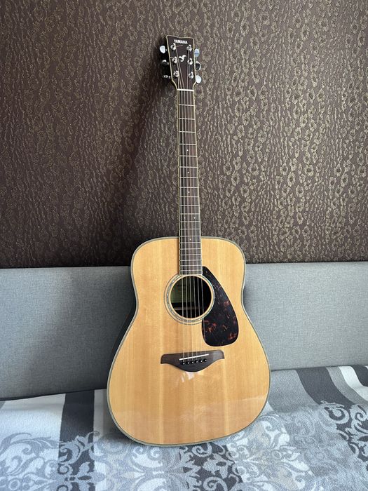 Yamaha FG830 акустическая гитара