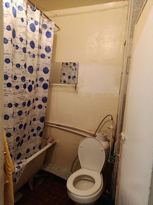 квартира  сотилади. навои шахардан. 2 хоналик. 2 этаж. обстанофка