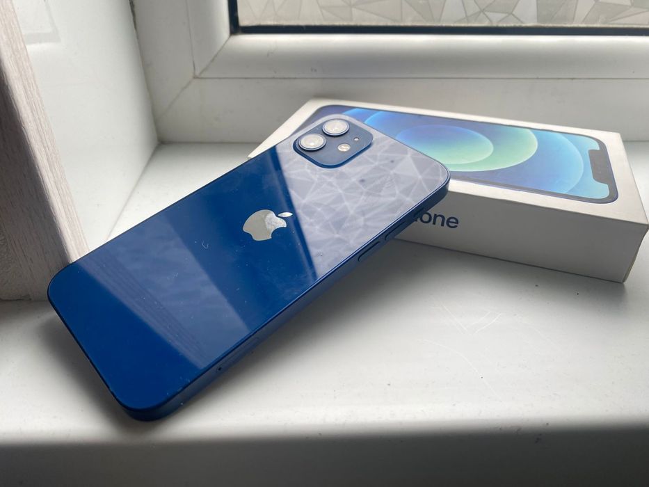 Продам айфон 12 128гб