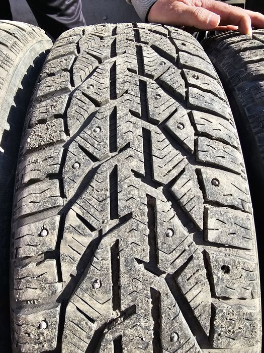 Продам покрышка 215/65/17