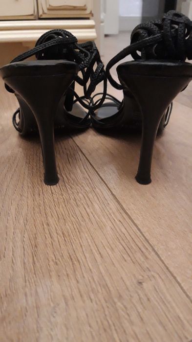 Босоножки 38разм. кожа