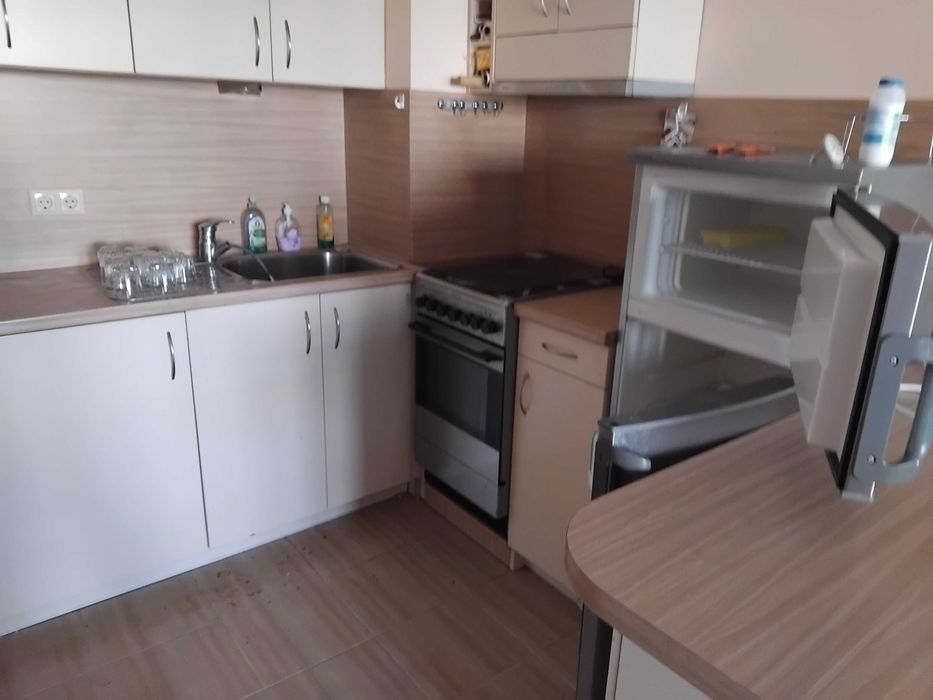 Под наем обзаведен апартамент в центъра на София. Цена 500 евро. Тел. за връзка 0886854164.