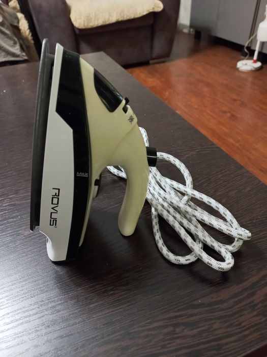 Утюг дорожный, паровой