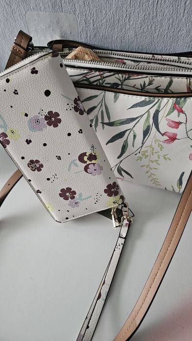 Нови Чанта и портмоне Parfoi на половин цена