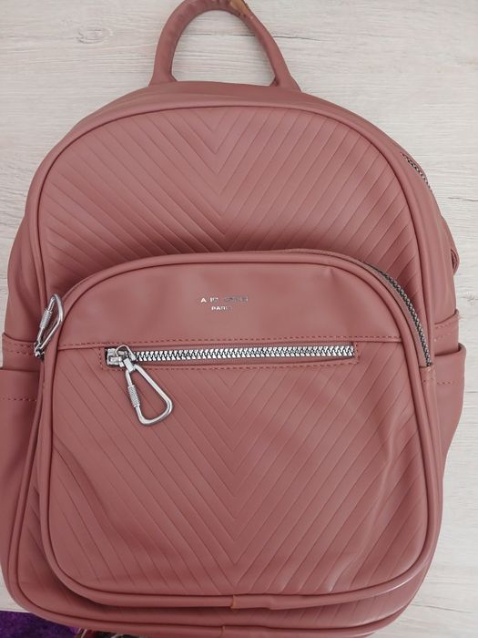 Руюгзак укишга тутишга