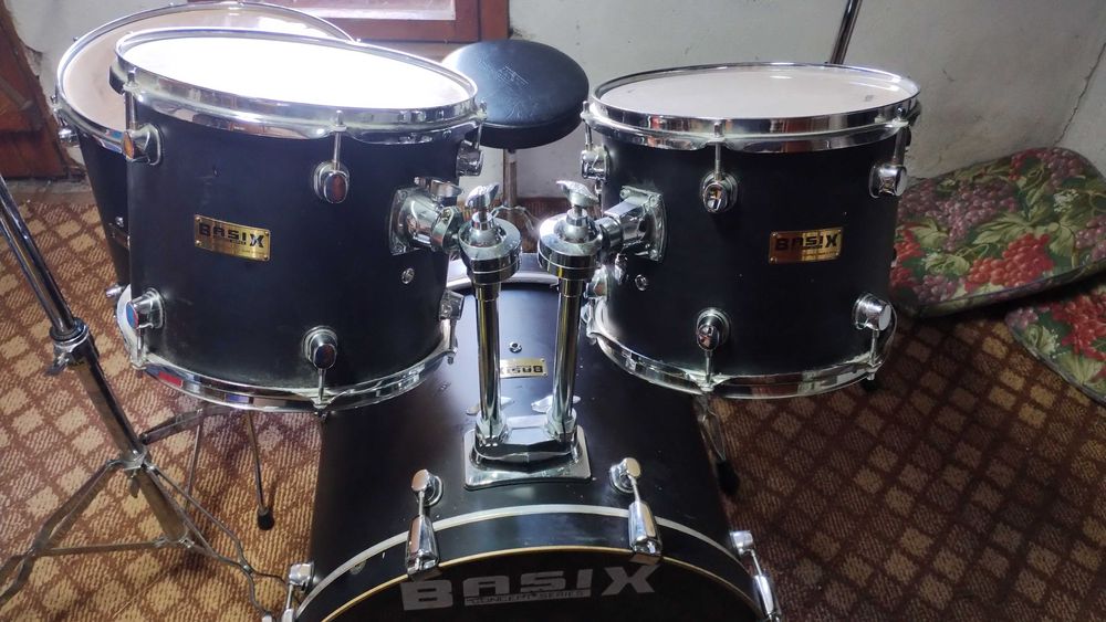 Комплект барабани Basix