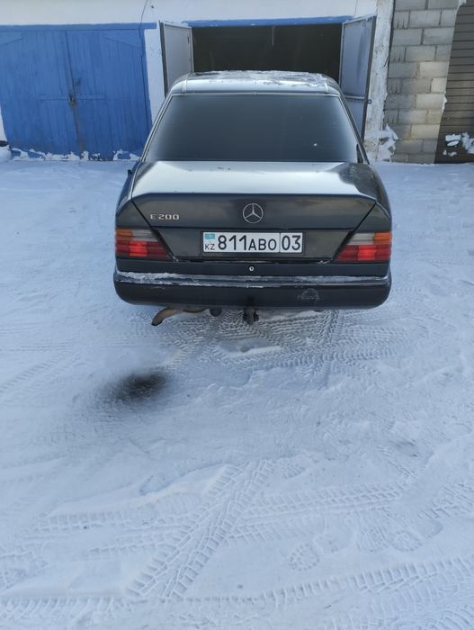 Мерседес 124W 1990г