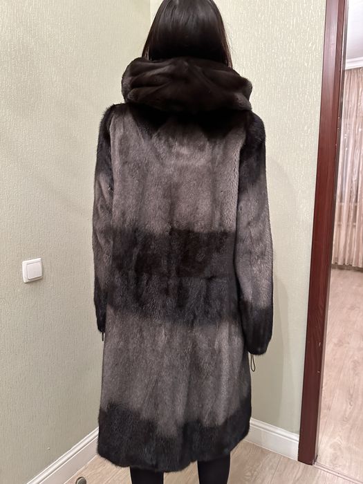 Продам шубу производство Италия