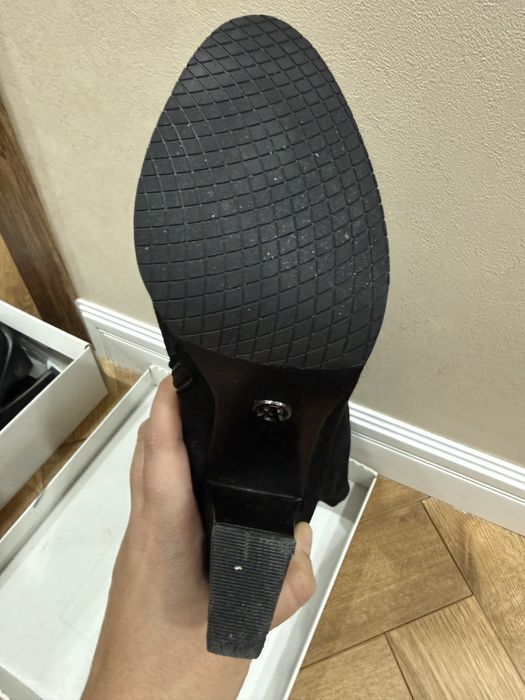 Замшевые зимние сапоги