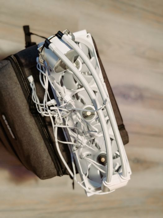 Thermalright Frozen Notte 360 ARGB răcitor cu apă – Alb