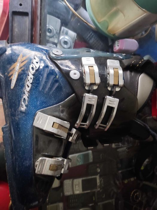 Обувки за ски, ски "Атомик с автомати, сноуборд oбувки, калъф, апарати