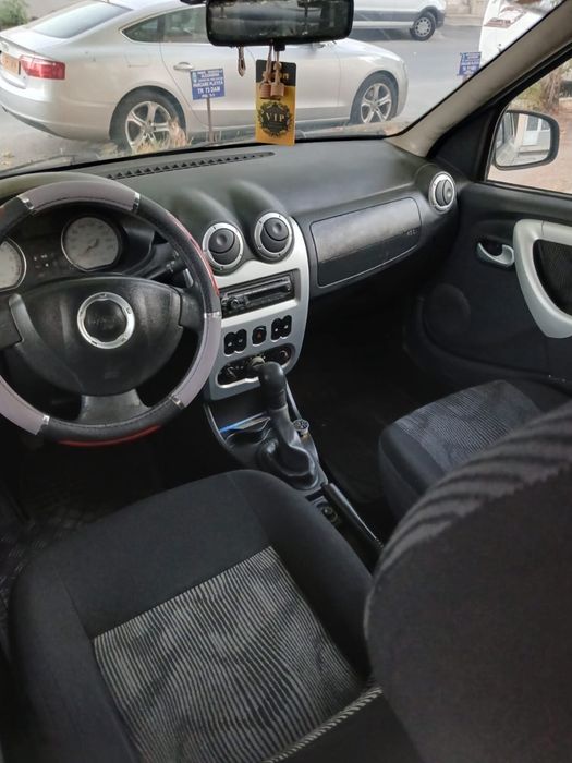 Dacia logan 1.4MPI model facelift AN FABRICATIE 2009 Alexandria • OLX.ro