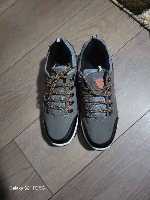 Vând Încălțăminte Sport