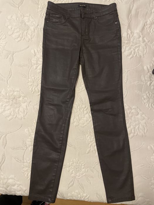 Еластични промазани панталони на Massimo Dutti