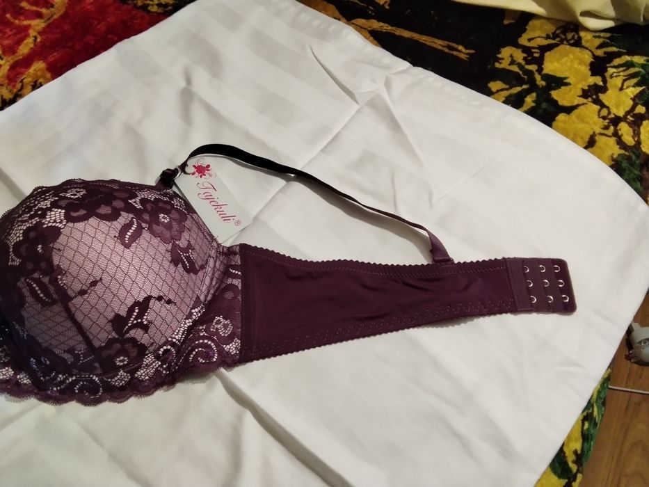 Продаю бюстгалтеры.