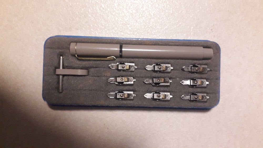 НЕМСКИ комплект за чертане Мarkant писалка