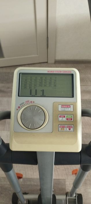 Продам эллиптический тренажер