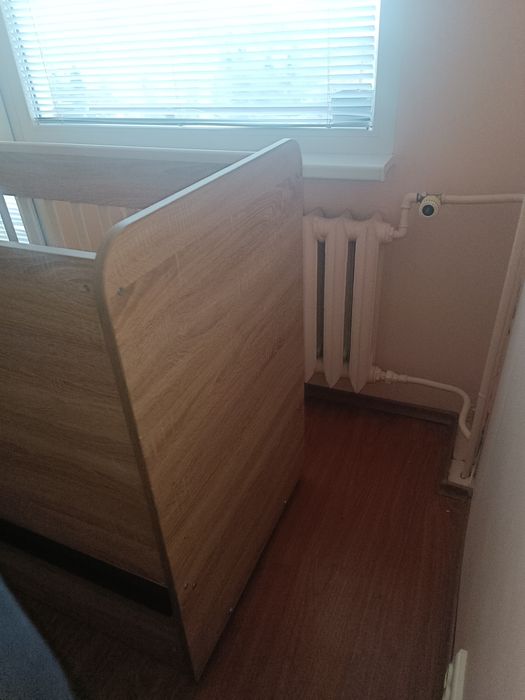 Бебешко легло с люлка.