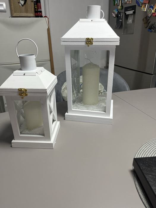 Дървени фенери със свещи и стърготини от восък