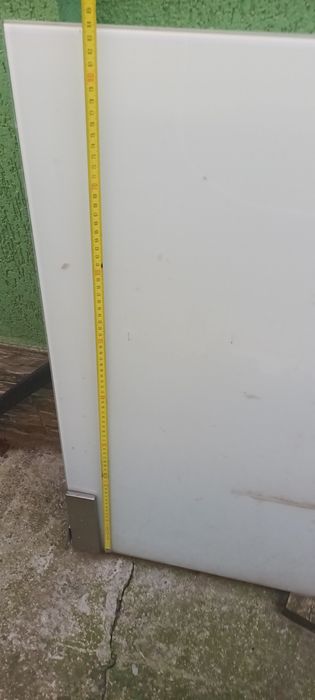 Usa sticla securizată