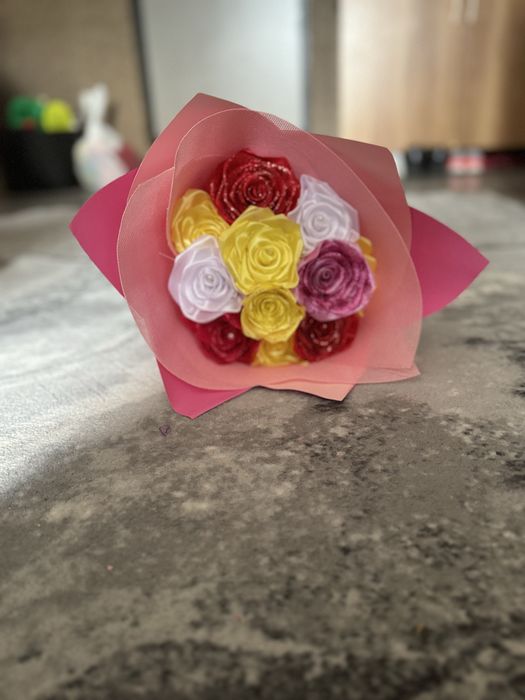 Buchet trandafiri din satin facuti manual 50 de lei