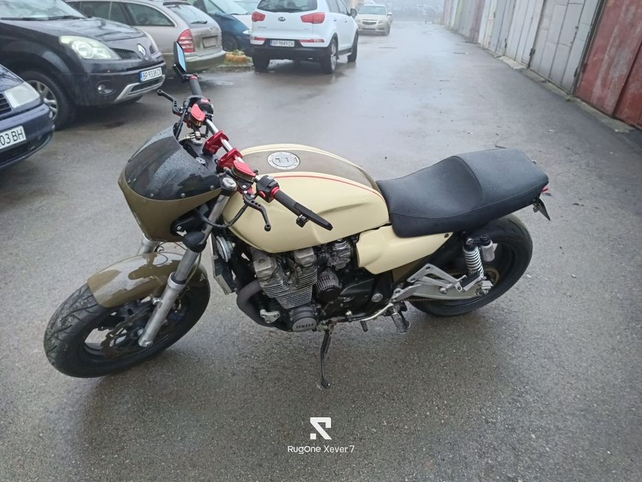 Продавам Yamaha XJR 1200