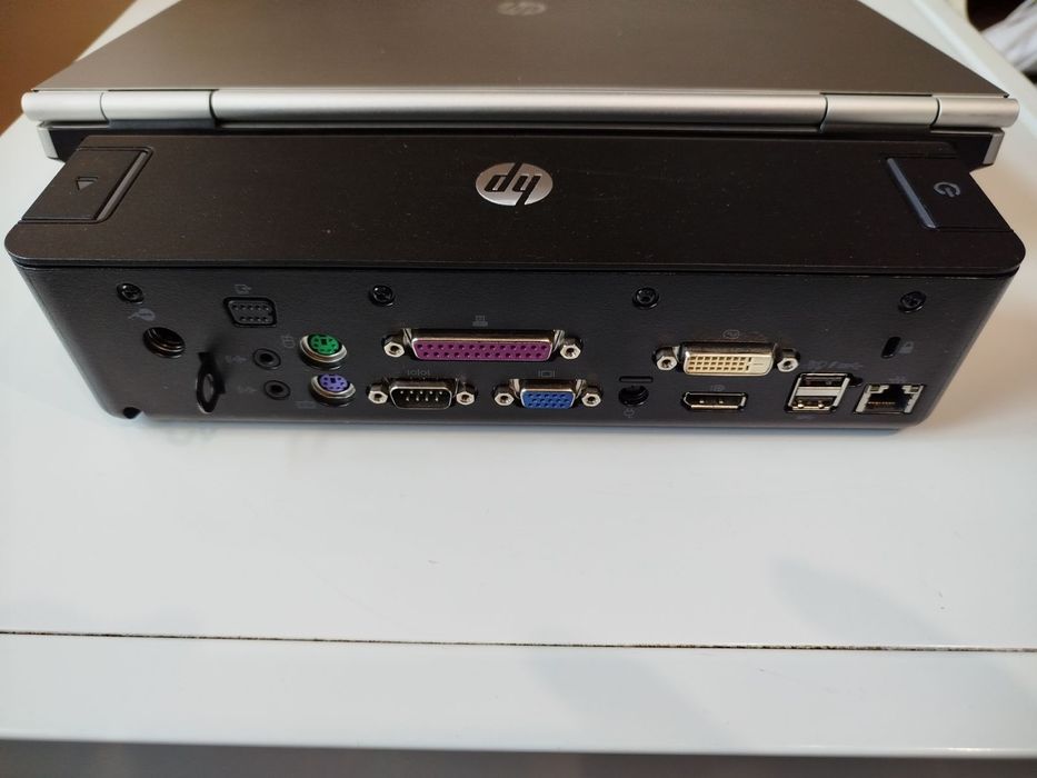 HP EliteBook 8460p с чанта, докинг станция и мишка