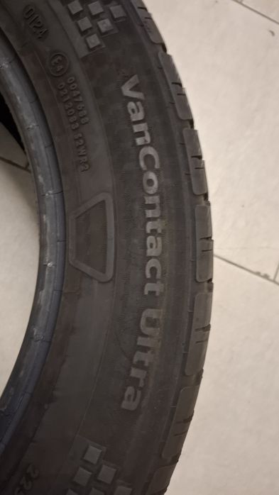Лятна бусова гума Continental 225 55 17C