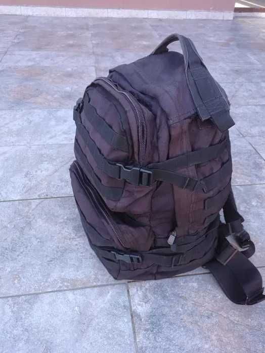 Vând rucsac militar