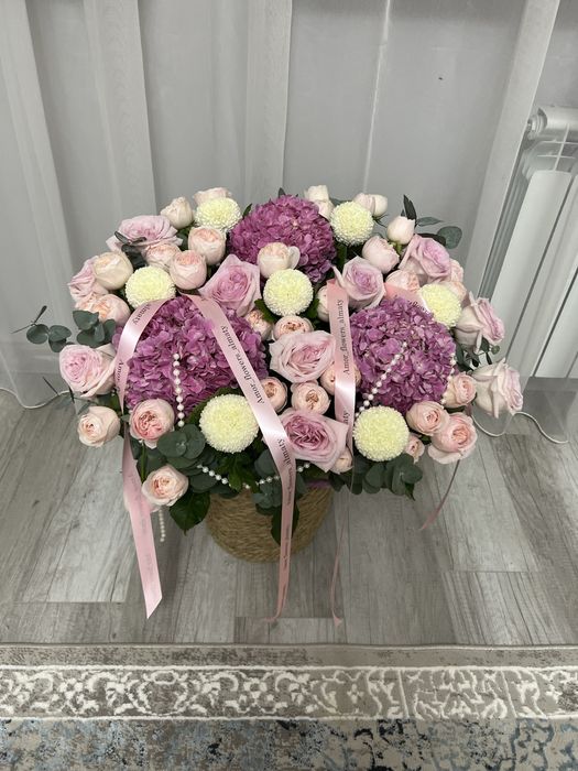 Букет цветов костовые розы