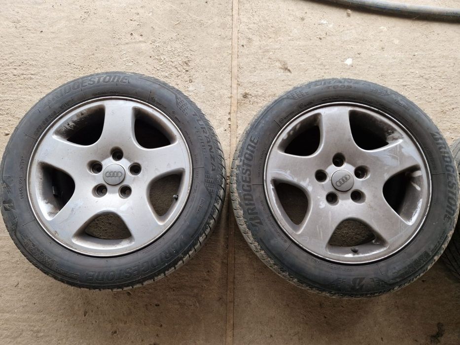 Jante aliaj Audi originale + cauciucuri de vara pe 16