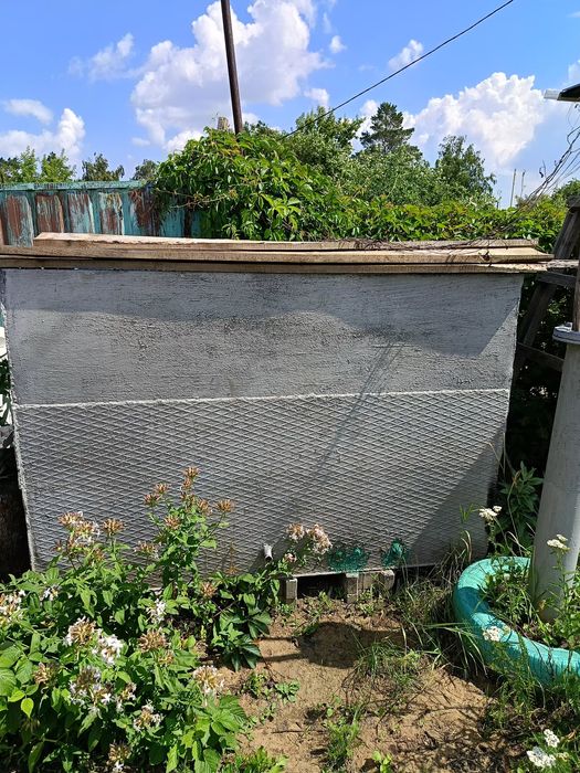 Бак металлический для полива.