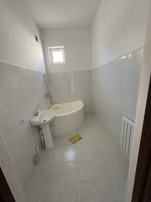 Сотилади: 4 хонали коттедж, Батош МФЙ.