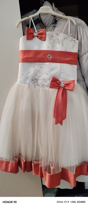 Продам платье нарядное