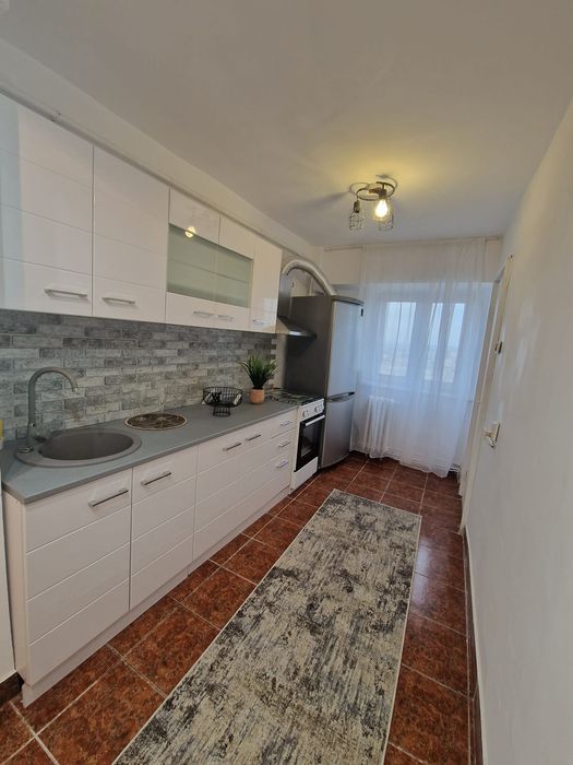 Închiriez apartament Rovine
