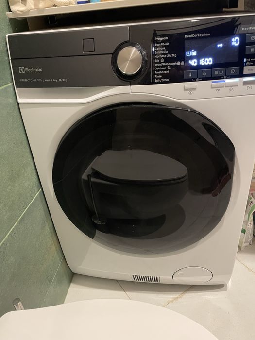 Electrolux PerfectCare 900 пералня със сушилня с термопомпа