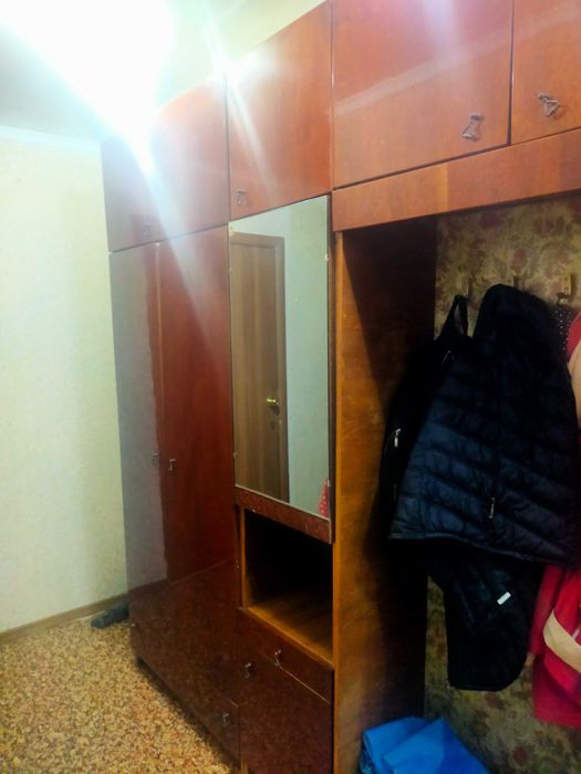 Продам  прихожую