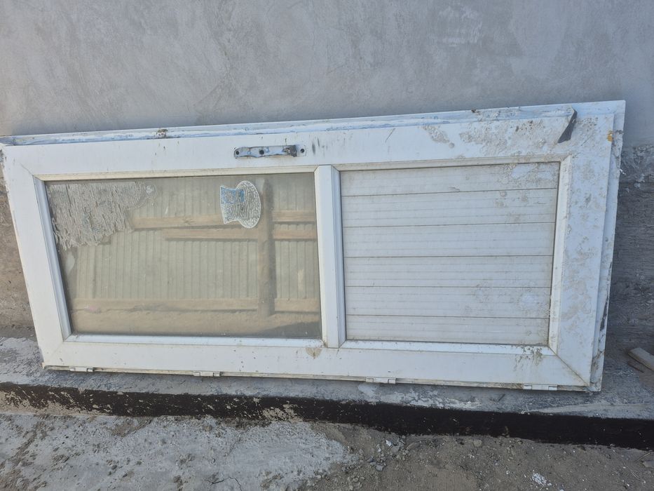 Продаётся пластиковые окны и дверь