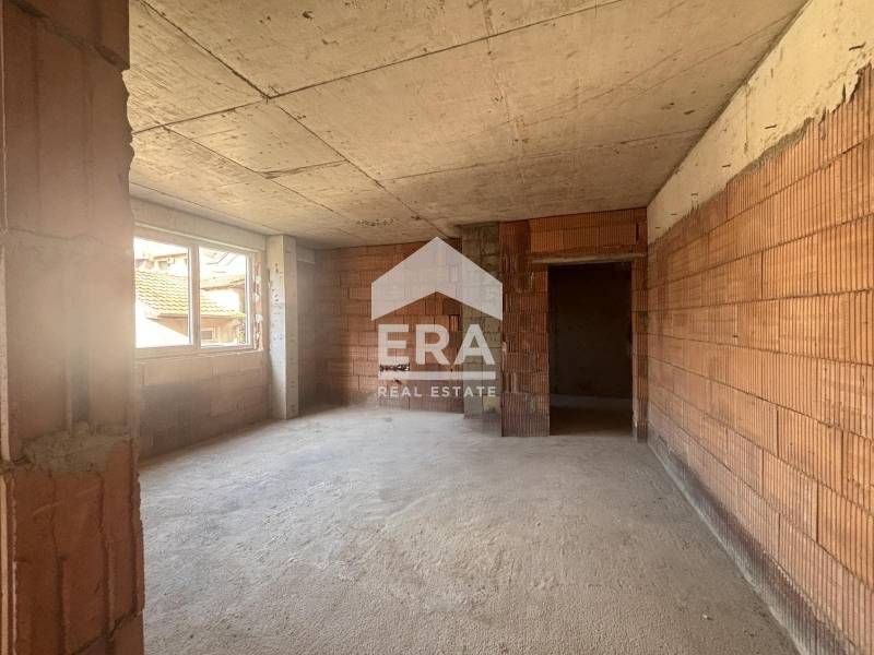 Двустаен апартамент за продажба, на среден етаж, в новострояща се сгра