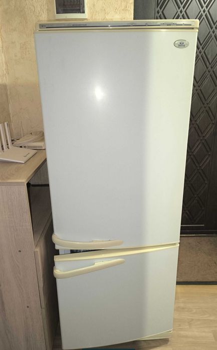 Продам холодильник Индезит