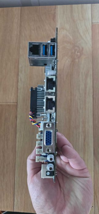 Mini NAS Chenbro + дъно Gigabyte MB10-DATTO-07 (Xeon D-1521, 2x10G LAN) 16GB RAM