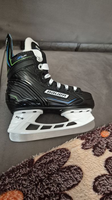 Коньки хоккейные