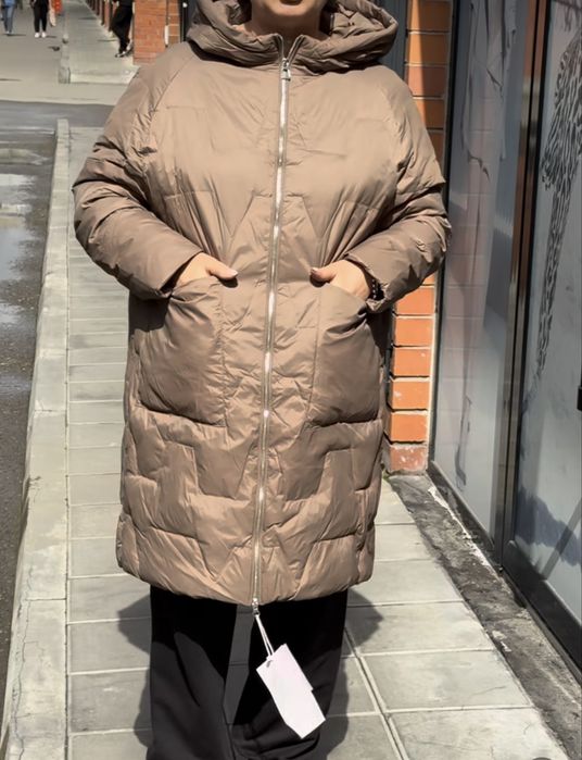 Куртка на пуху с капюшоном