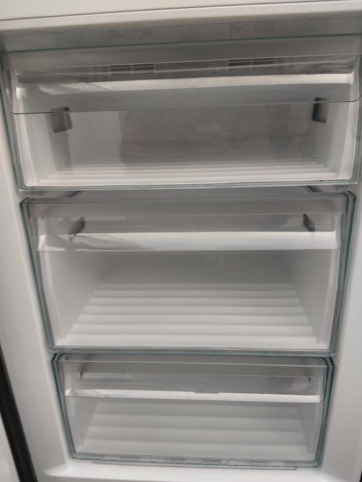 Като нов черен комбиниран хладилник с фризер Gorenje   Total No Frost ретро дизайн с две години гаранция!